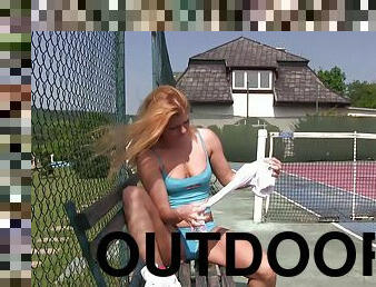 Bootylicious tennis player lies down on the bench to masturbate