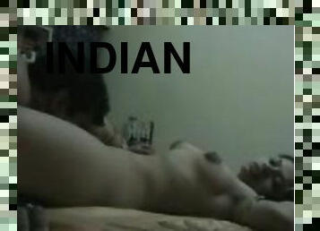 Pretty Indian girl gets her pussy fucked deep in homemade sex video