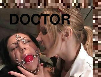 Horny doctor Maitresse will torture her patient