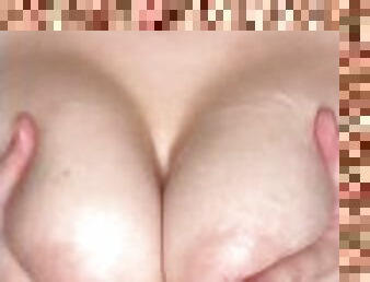 This boobs ( ? ? ? )