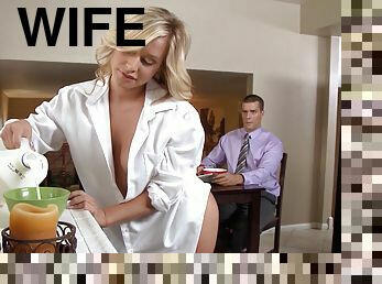 Impatient blondes Alena Croft and Kennedy Leigh share a cock indoors