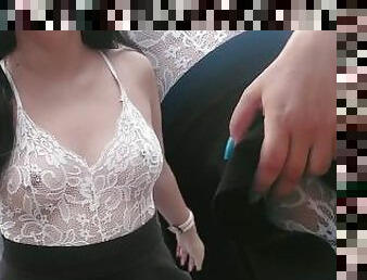 tetas-grandes, pezones, público, esposa, bajo-la-falda, lencería, con-piercings, exhibicionista, puta-whore, exhibicionismo