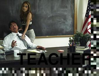 Hardcore teacher fucking on the desk in the college classroom
