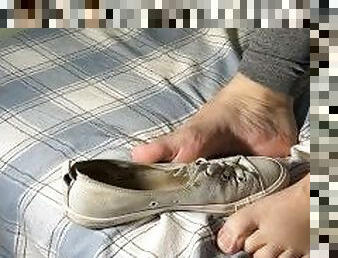 Play with smelly converse