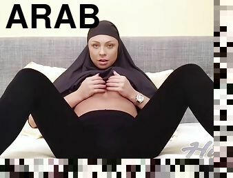 Hijab masturbate greta