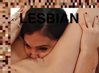 כוס-pussy, חתיכות, לסבית-lesbian, לעשות-עם-האצבע, ספה, יפה