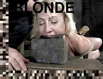 bdsm, blonde, fétiche, douleur, bondage