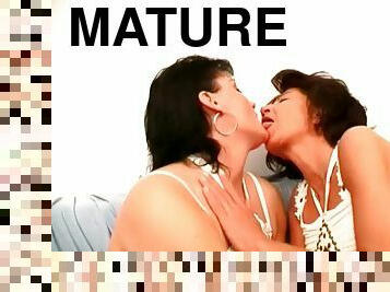 Nice mature lesbian action in this video and it involves a lot of pussy licking