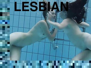 babes, lesbienne, ados, piscine, petits-seins