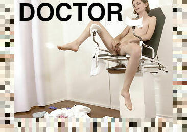 Lady Phantom masturbates in her doctor office - WeAreHairy