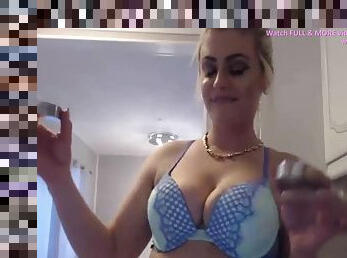 Big boobs teen masturbating on webcam