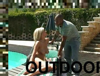 Handy gardener bangs this rich blond bitch