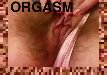 clitoris, paroasa, masturbare-masturbation, orgasm, pasarica, tasnit, chilotei, sperma, fetish, uda