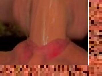 Squirting while getting fucked ????