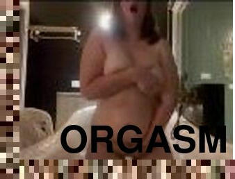 chubby slut shows off in hotel bath