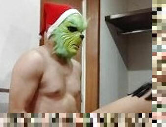 Lista para navidad. ¡Me coje el Grinch!