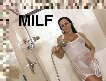 Voluptuous Brunette MILF Lisa Ann Masturbating In The Shower