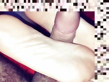 Vends-ta-culotte - Footjob until cumming by French amateur couple