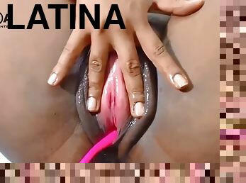 BIG CLIT LATINA 2