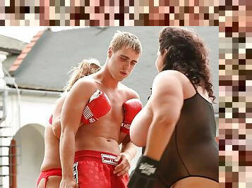 Boxing BBWs have a threesome outdoors with a horny guy