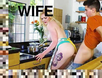 Carly Rae Summers And Jordi El Nino Polla - Tatooed Blonde Housewife Carly Needs Some Help In The Kitchen