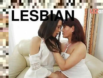 Lesbian  Granny HD - Redhead GILF dyke licks babes ass while cunnilingus