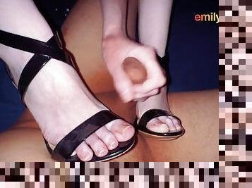Be a good boy and give me a huge load on my feet and sandals. Real amateur couple foot fetish.