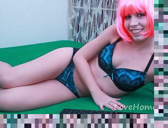 Pink-haired camgirl plays with her sex toy