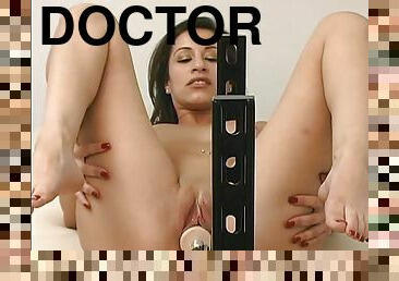 Hot Latina Babe Monica Breeze Gets Fucked By a Sybian At The Doctor's