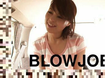 Cute Reiko Nakamori gives a nice blowjob in a car