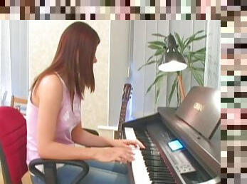 Two hot chisk has lesbian sex intead of piano practice