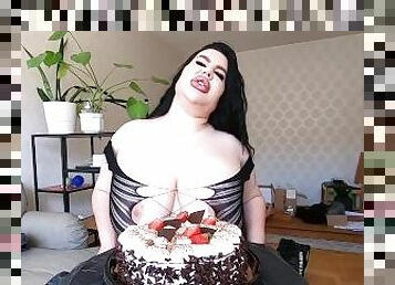 Natasha Crown - Destroying a chocolate cream cake with my huge ass