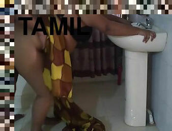 Jab Tamil Sexy Mosi Bistar Ke Neche Phans Jate Hai Tab Uska Sautela Beta Bade Gand Ko Chodata Hai - Huge Boobs