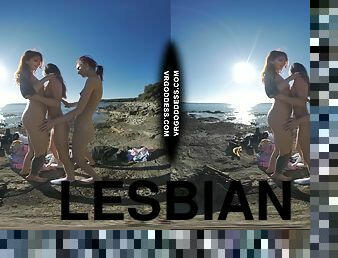 en-plein-air, lesbienne, ados, plage, trio, danse, banane, petits-seins