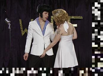 A Marilyn Monroe impersonator fucks an Elvis impersonator