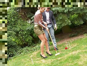 Classy woman could not give a proper golf swing but perfectly assumes a doggystyle position at the pitch