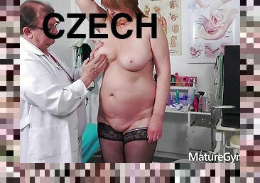 Physical and pussy exam of a Czech BBW