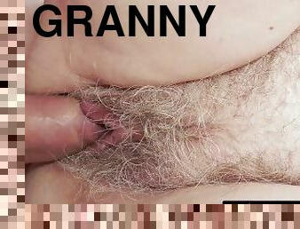 gros-nichons, grand-mère, poilue, vieux, mature, fellation, ejaculation-sur-le-corps, granny, interracial, milf