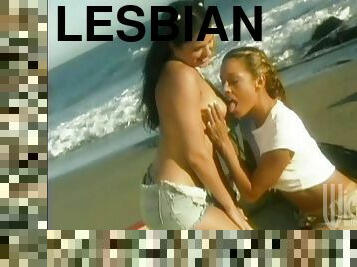 Three Sexy Lesbians Nailing Their Cunts At The Beach
