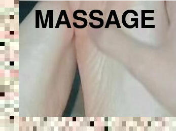 Massageando os pés - bia bia