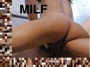 kylpy, vanha, pissaaminen, pillu-pussy, ruikkiminen, milf, teini, latino, äityli, pervo