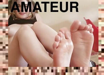 amateur, ados, pieds, point-de-vue, blonde, fétiche, branlette-avec-les-pieds, bite