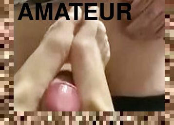 masturbation, giclée, amateur, ejaculation-sur-le-corps, énorme-bite, ados, branlette, couple, pieds, point-de-vue