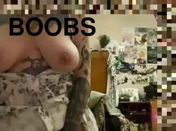 Hot tatoo gitl show her boobs and dance