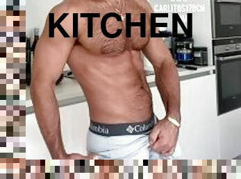Very horny in the kitchen carlitos17bcn
