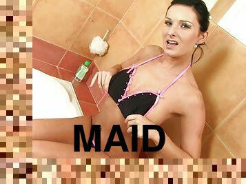 Horny maiden in bikini drilling her pussy using a toy before pissing in the bath tab