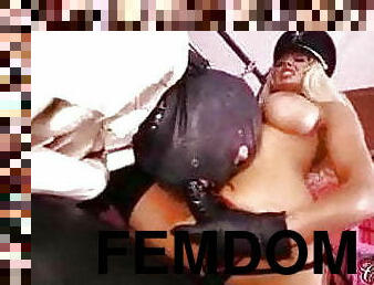 Femdoms strapon fuck