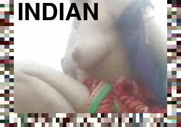 Young Indian Women Showing Her Tits and Rubbing 