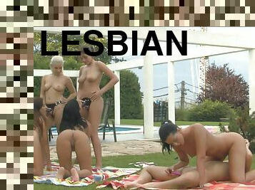 Six gorgeous dykes having an incredible orgy outside