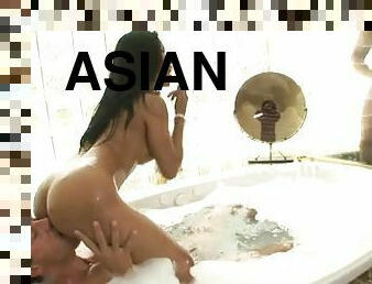 Asian babe in bath gets a double bang in MMF threesome porn scene